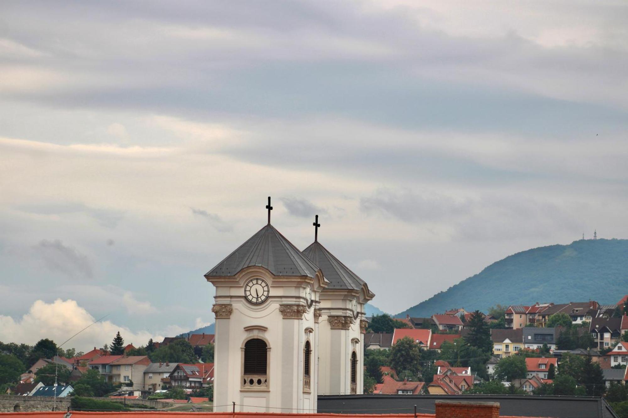 Klapka-Lak Apartman Eger Buitenkant foto